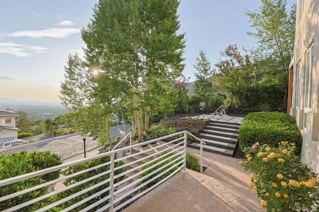 2093 S LAKELINE DR, Salt Lake City, UT 84109