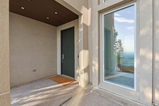 2093 S LAKELINE DR, Salt Lake City, UT 84109