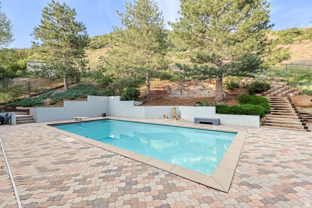 2093 S LAKELINE DR, Salt Lake City, UT 84109