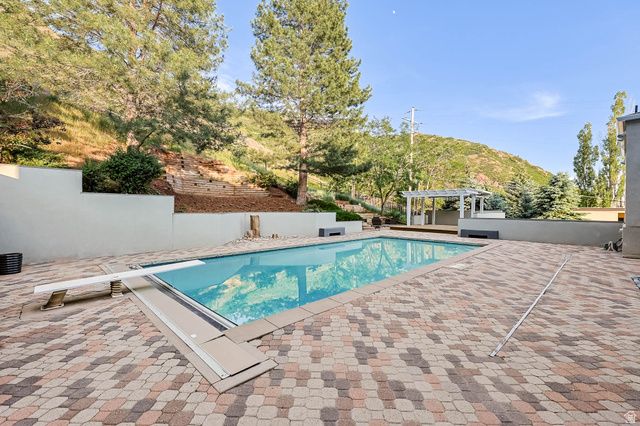 2093 S LAKELINE DR, Salt Lake City, UT 84109