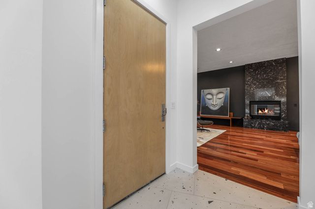 2093 S LAKELINE DR, Salt Lake City, UT 84109