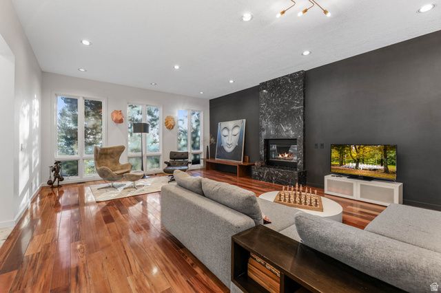 2093 S LAKELINE DR, Salt Lake City, UT 84109