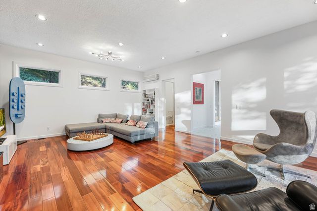 2093 S LAKELINE DR, Salt Lake City, UT 84109