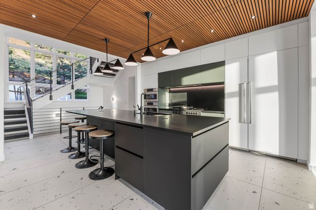 2093 S LAKELINE DR, Salt Lake City, UT 84109