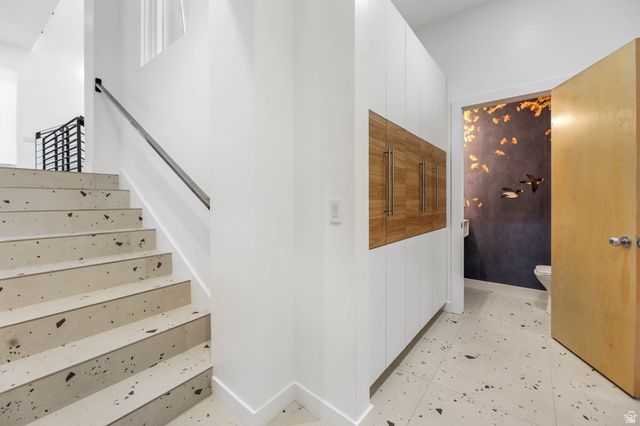 2093 S LAKELINE DR, Salt Lake City, UT 84109