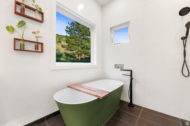 2093 S LAKELINE DR, Salt Lake City, UT 84109