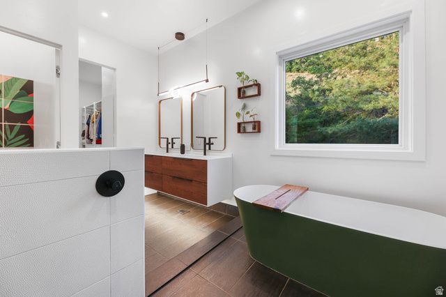 2093 S LAKELINE DR, Salt Lake City, UT 84109