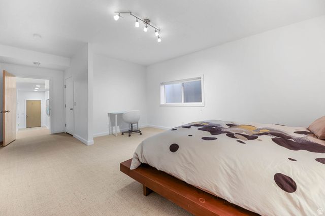 2093 S LAKELINE DR, Salt Lake City, UT 84109