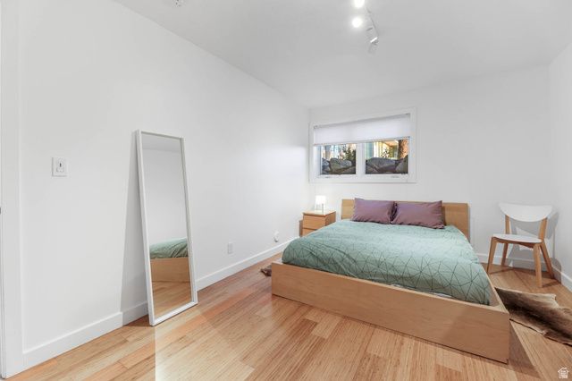 2093 S LAKELINE DR, Salt Lake City, UT 84109