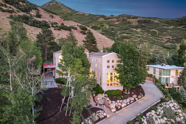 2093 S LAKELINE DR, Salt Lake City, UT 84109