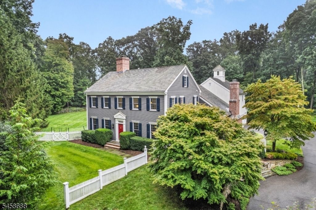 7 Red Oak Row, Chester Twp., NJ 07930 — exterior