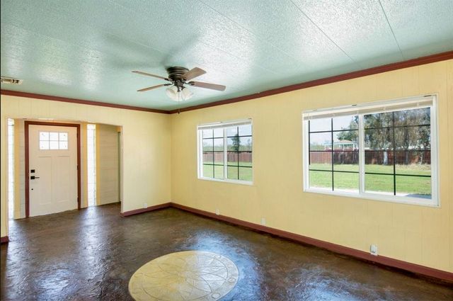 21044 E Meza Ln, Linden, CA 95236