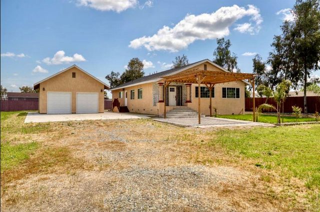 21044 E Meza Ln, Linden, CA 95236