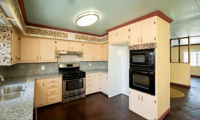 21044 E Meza Ln, Linden, CA 95236