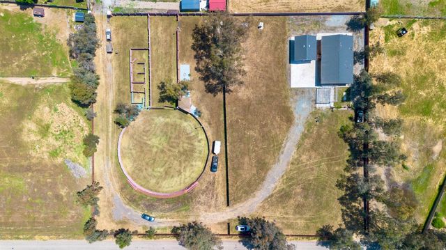 21044 E Meza Ln, Linden, CA 95236