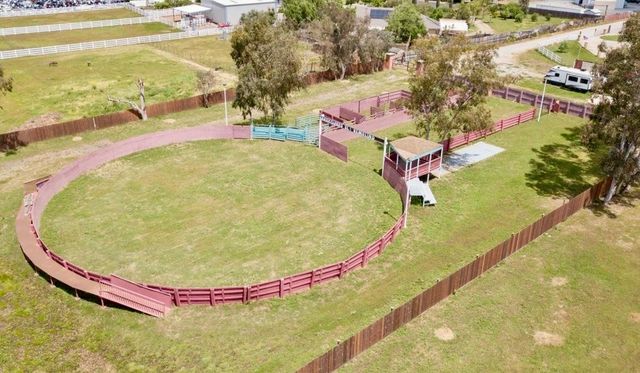 21044 E Meza Ln, Linden, CA 95236