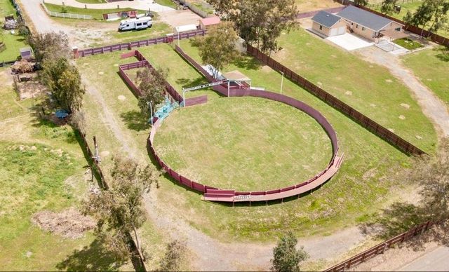 21044 E Meza Ln, Linden, CA 95236