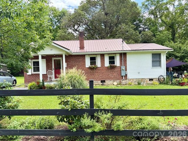 27 Bartlett Street, Sylva, NC 28779