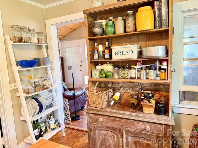 27 Bartlett Street, Sylva, NC 28779