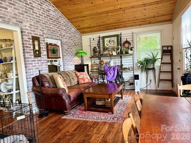 27 Bartlett Street, Sylva, NC 28779