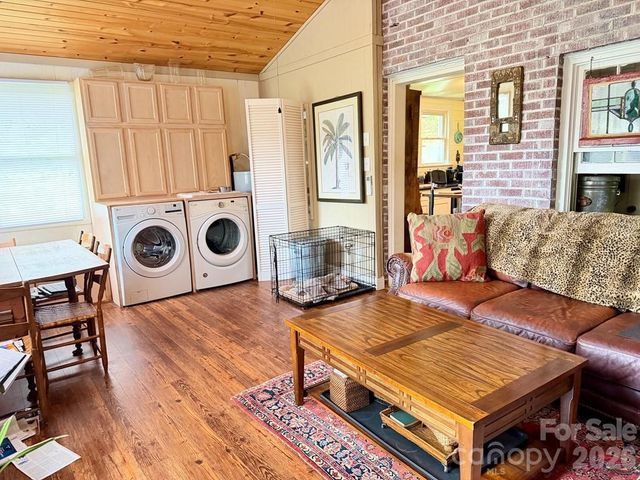 27 Bartlett Street, Sylva, NC 28779