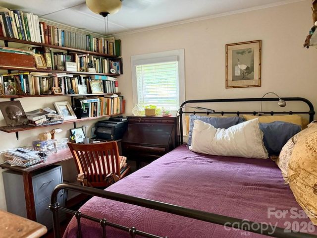 27 Bartlett Street, Sylva, NC 28779