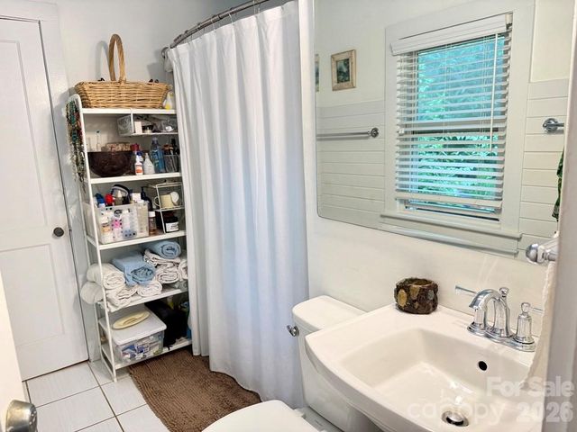 27 Bartlett Street, Sylva, NC 28779
