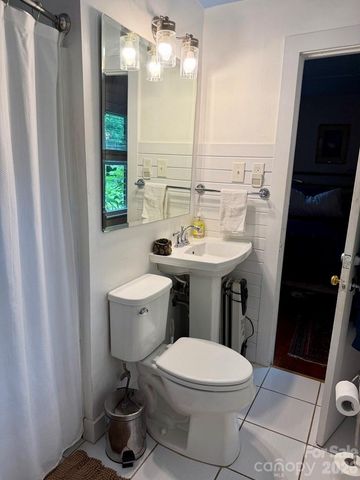 27 Bartlett Street, Sylva, NC 28779