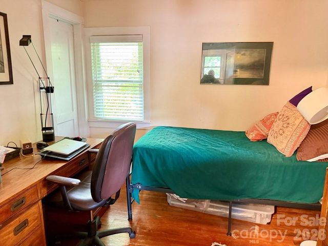 27 Bartlett Street, Sylva, NC 28779