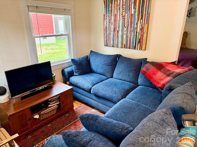 27 Bartlett Street, Sylva, NC 28779