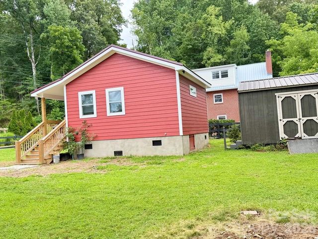 27 Bartlett Street, Sylva, NC 28779