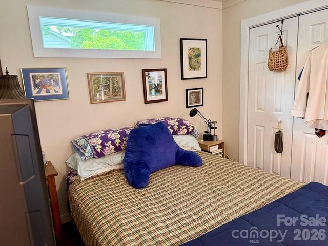 27 Bartlett Street, Sylva, NC 28779
