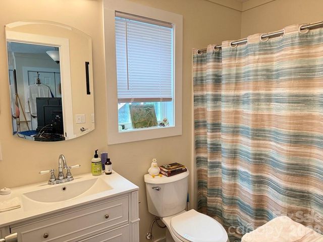 27 Bartlett Street, Sylva, NC 28779
