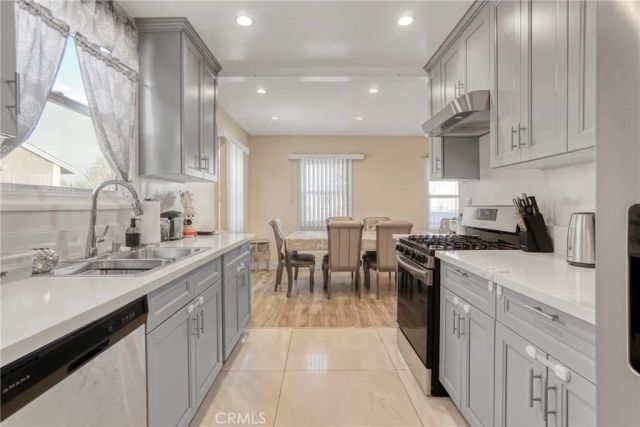 7663 Shadyglade Avenue, North Hollywood, CA 91605