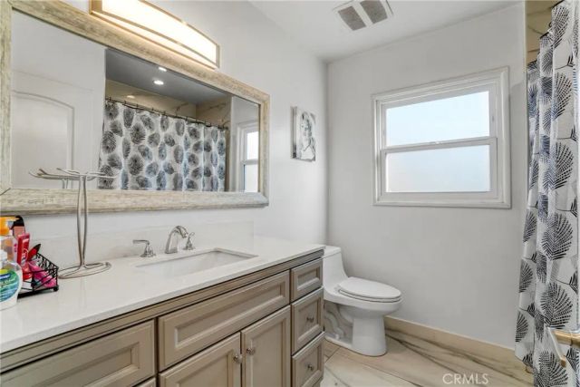 7663 Shadyglade Avenue, North Hollywood, CA 91605