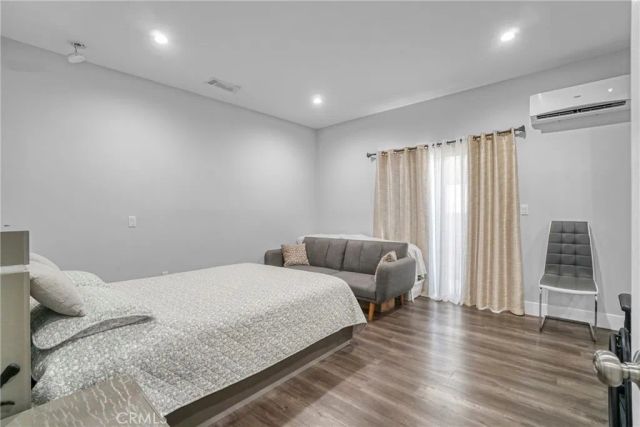 7663 Shadyglade Avenue, North Hollywood, CA 91605