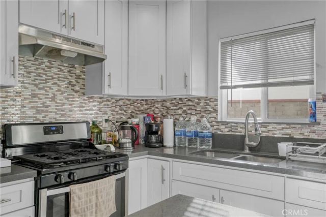 7663 Shadyglade Avenue, North Hollywood, CA 91605