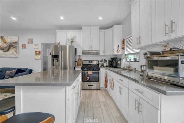 7663 Shadyglade Avenue, North Hollywood, CA 91605
