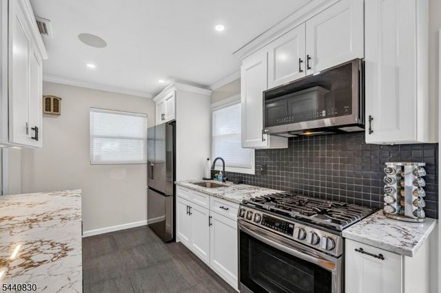 42 Donnalin Pl, Clifton City, NJ 07013