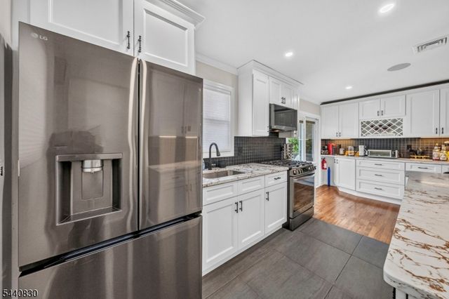 42 Donnalin Pl, Clifton City, NJ 07013