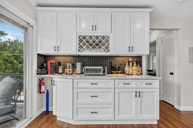 42 Donnalin Pl, Clifton City, NJ 07013