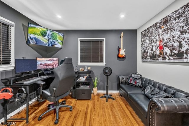 42 Donnalin Pl, Clifton City, NJ 07013