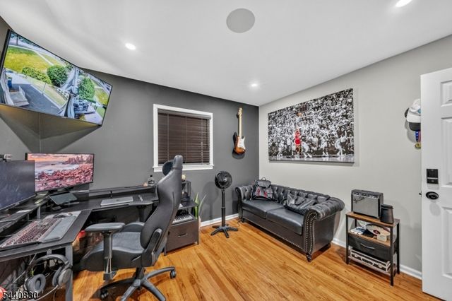 42 Donnalin Pl, Clifton City, NJ 07013