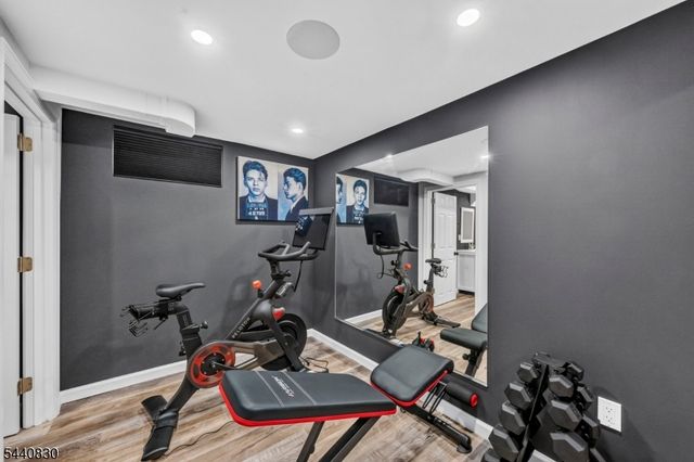42 Donnalin Pl, Clifton City, NJ 07013