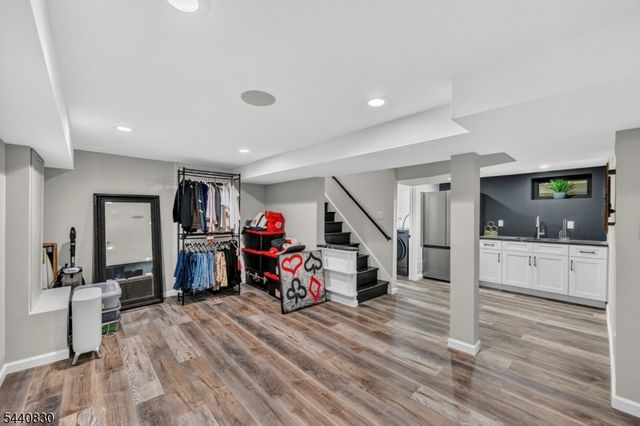 42 Donnalin Pl, Clifton City, NJ 07013