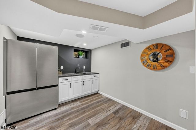 42 Donnalin Pl, Clifton City, NJ 07013