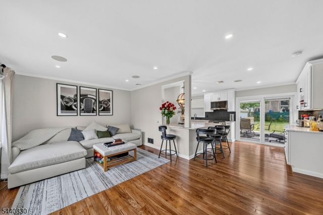 42 Donnalin Pl, Clifton City, NJ 07013
