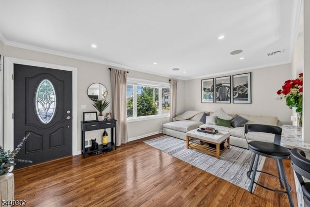 42 Donnalin Pl, Clifton City, NJ 07013