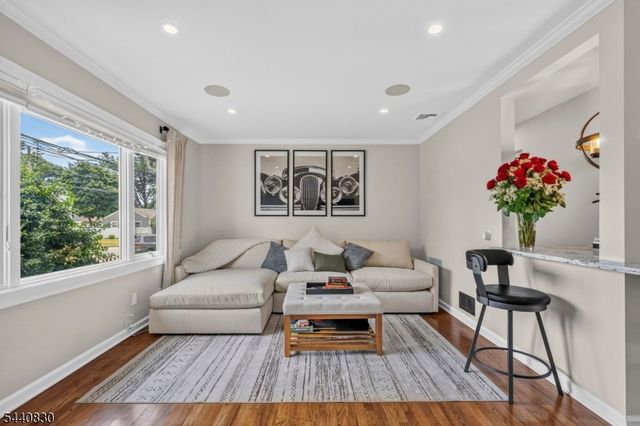42 Donnalin Pl, Clifton City, NJ 07013