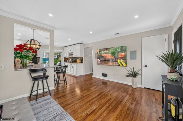 42 Donnalin Pl, Clifton City, NJ 07013